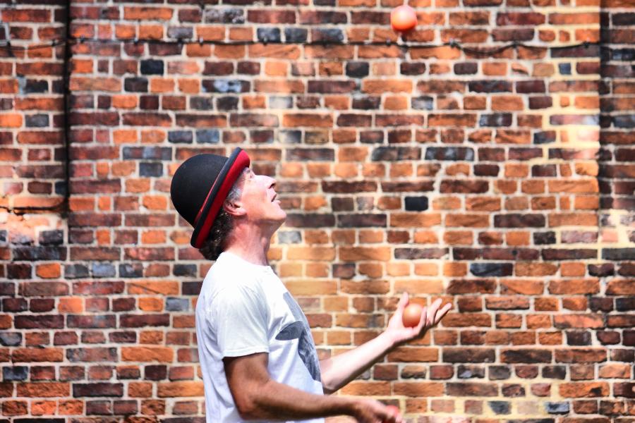 Jongleur Journée créative - Jonglerie, création et acrobatie