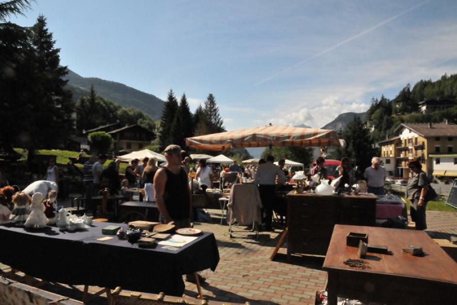 Marché des antiquaires de Antey