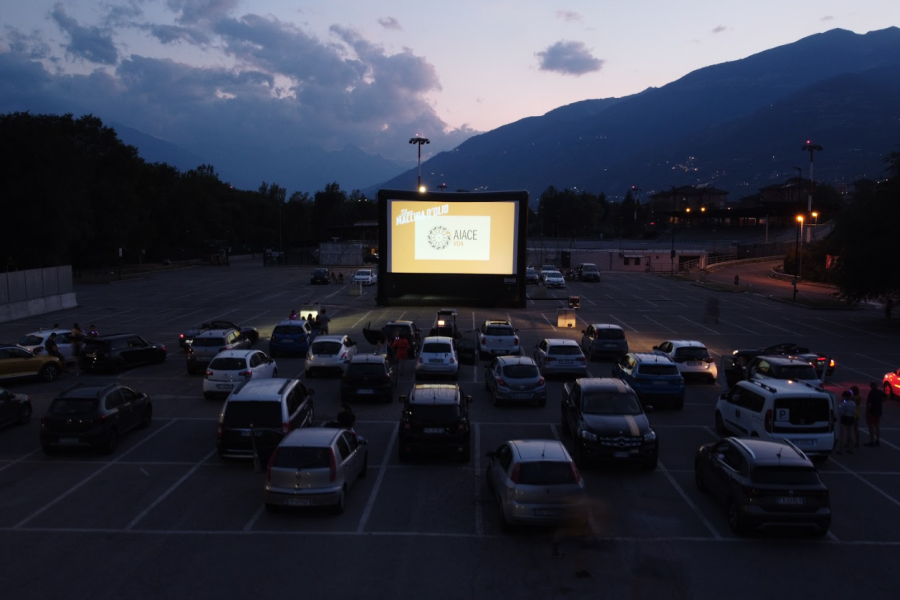 Drive in Aiace a macchia d'olio - Drive in