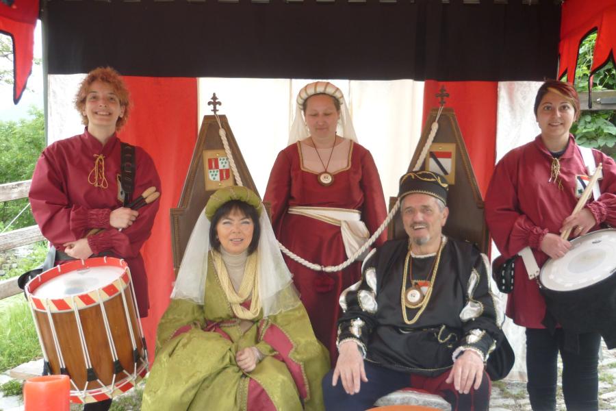 .. Personaggi medievali... Un pomeriggio diverso al castello di Fénis
