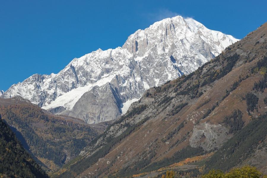 Monte Bianco visto da La Salle  Presentazione del Volume  "Vie Normali Valle d'Aosta"