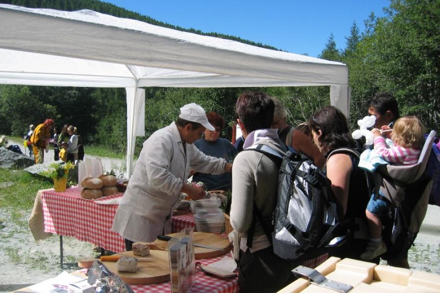 Local food tasting tour: Chamois - La Magdeleine