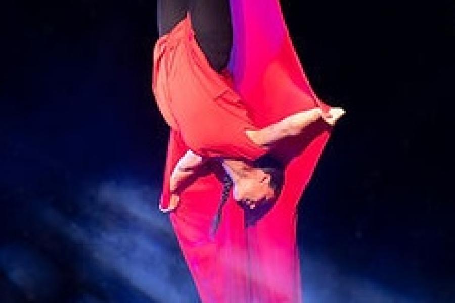 Acrobazie a teatro Spettacolo teatrale: Leggende