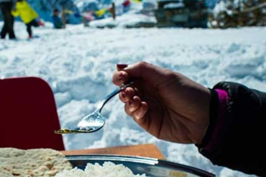 Tibetano Pranzo e Concerto di beneficenza con il trio L'Orage