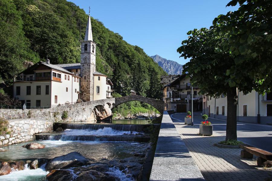 Fontainemore Mostra "Pennelli, tessuti e tradizioni"