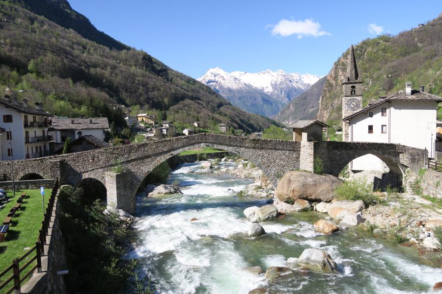 Borgo di Lillianes ControTorrente: visita guidata al borgo e alla Chiesa di Lillianes