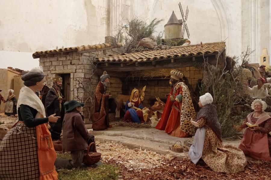 Li Santoun d'Arles - Provençal Nativity Scene