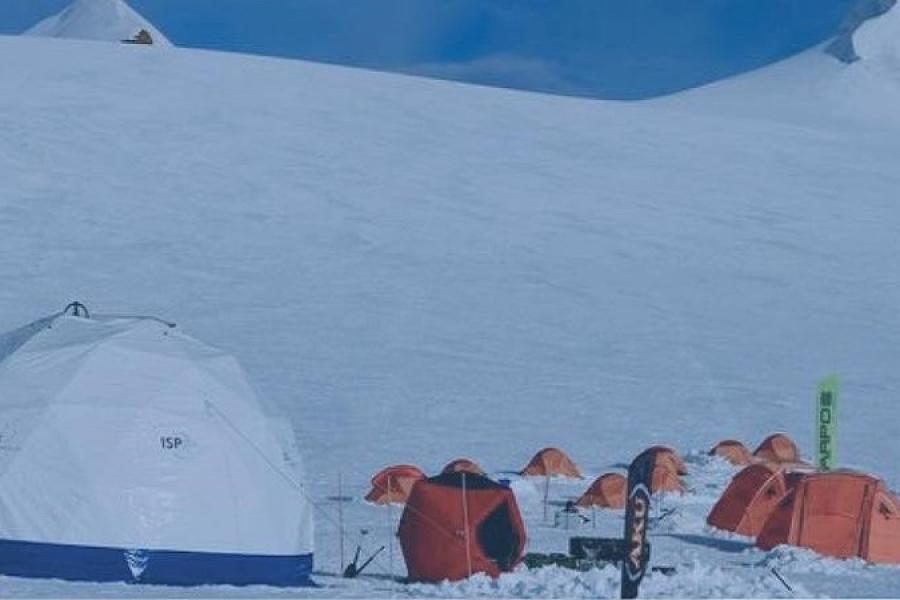 Tende su ghiacciaio La Montagna di Ghiaccio. I risultati delle ricerche sulla criosfera condotte in Valle d'Aosta