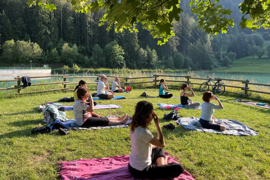 Yoga 1 Yoga e immersione nel suono