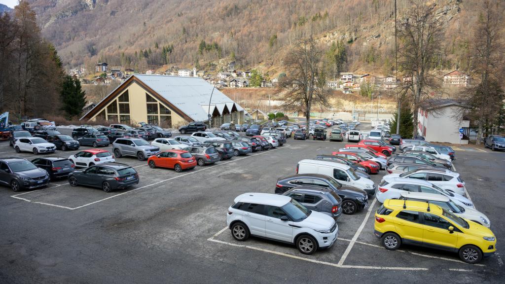 Where to park to reach Alpe di Mera